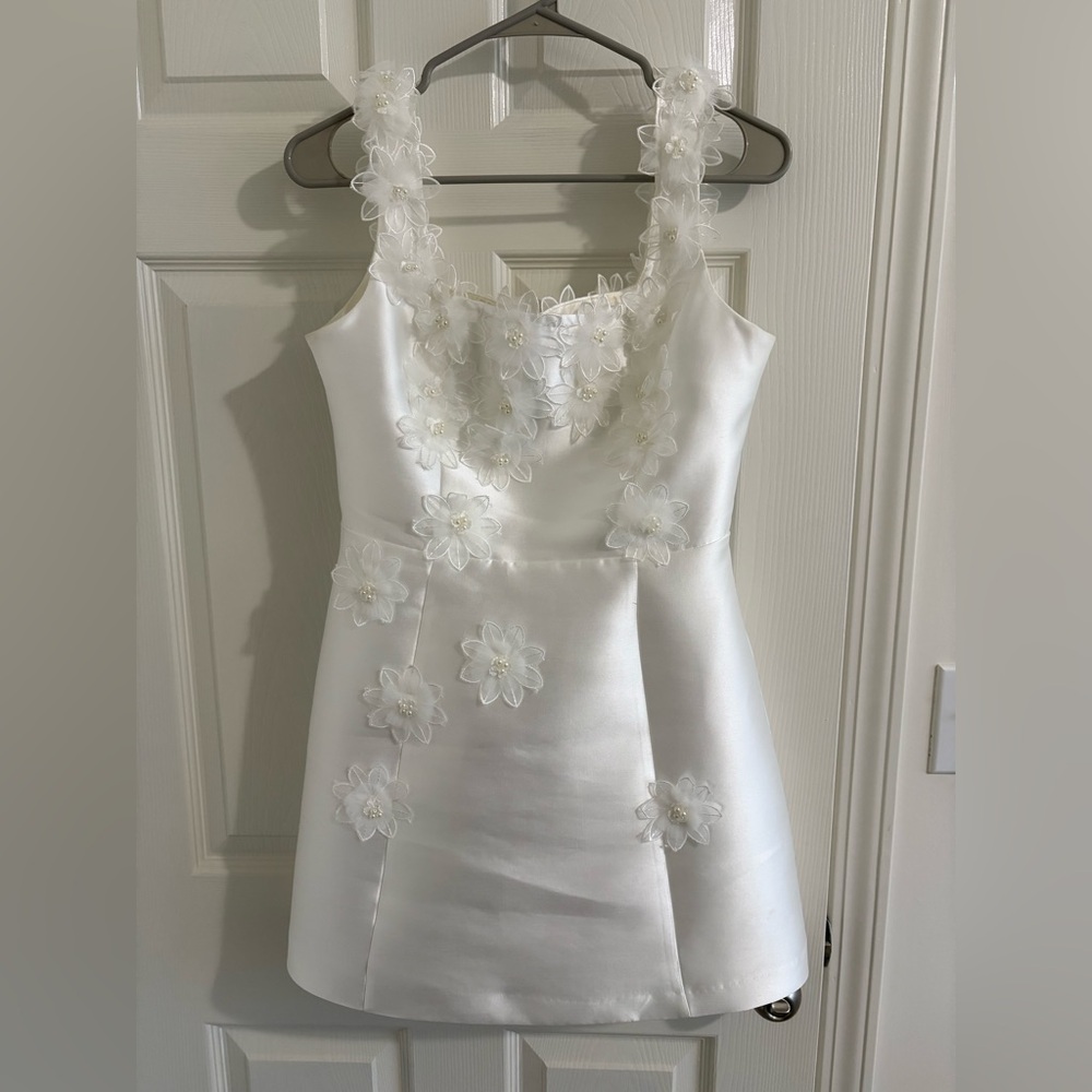 Elliatt Elder Dress White Mini - Picture 5 of 15